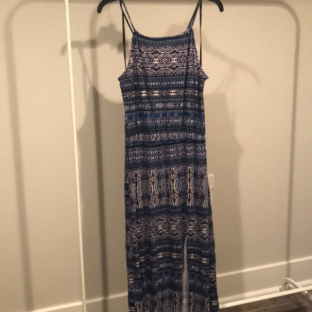 Forever 21 blue print maxi dress